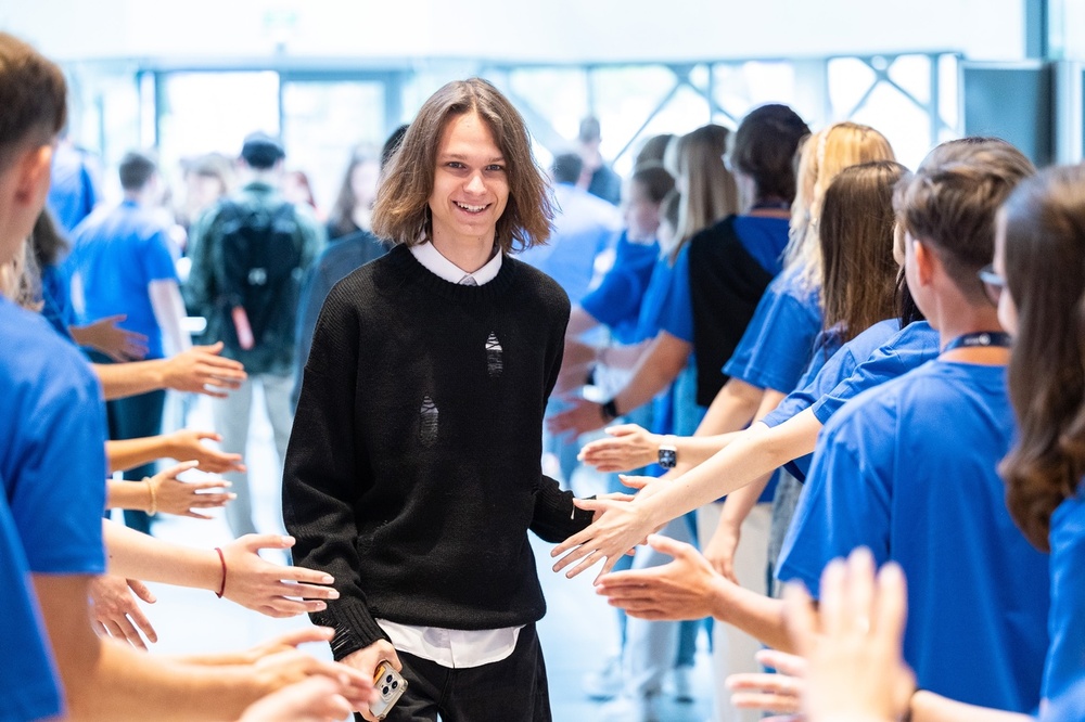 Первокурсник на Торжественном открытии Адаптационного проекта для первокурсников Погружение