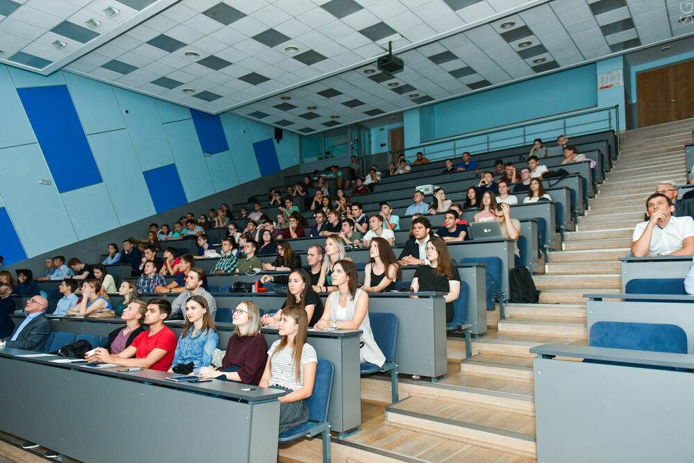 Изучаются методы создания программных алгоритмов, математического анализа, сетевые и интернет-технологии
