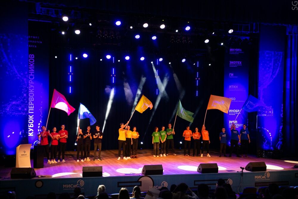 Участники «Арт Лаб» представляют различные коллективы на сцене