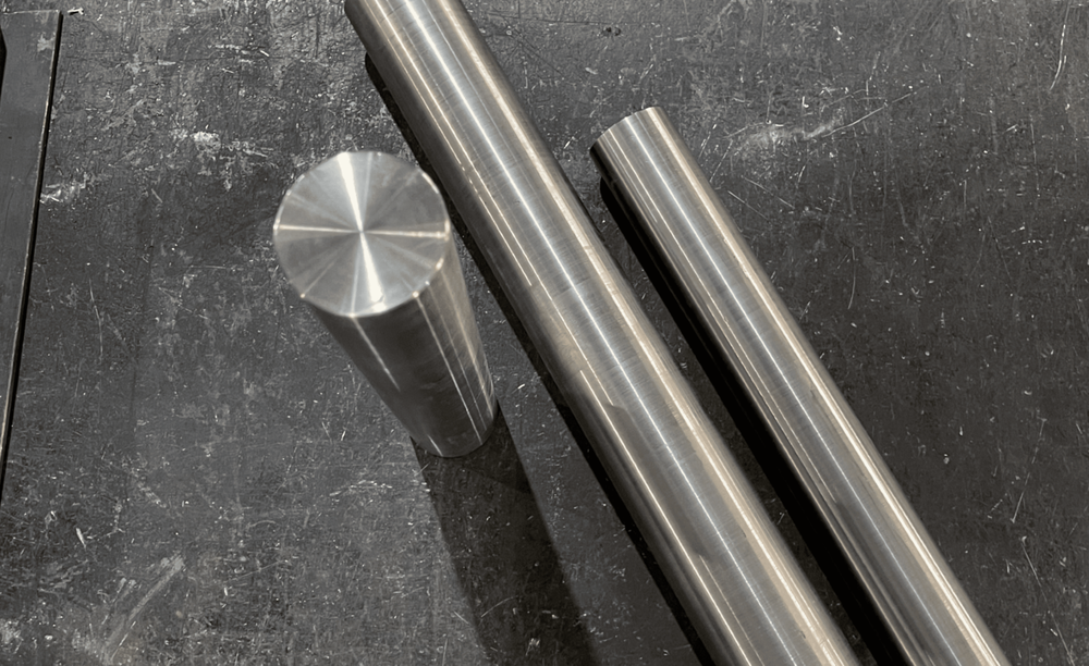 На изображении представлена продукция Научно-технического центра «Технологии Специальной Металлургии»