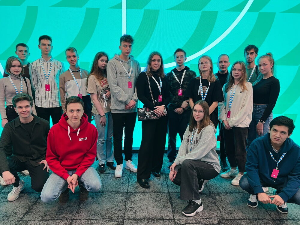 На фотографии члены Центра карьерного продвижения