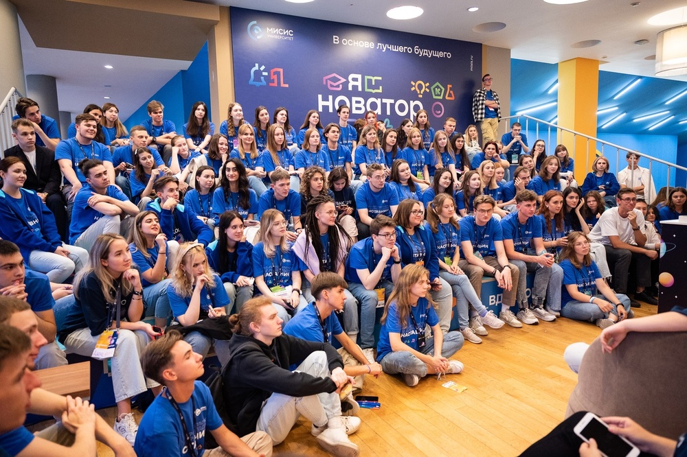 Студенческие наставники на обучающем проекте