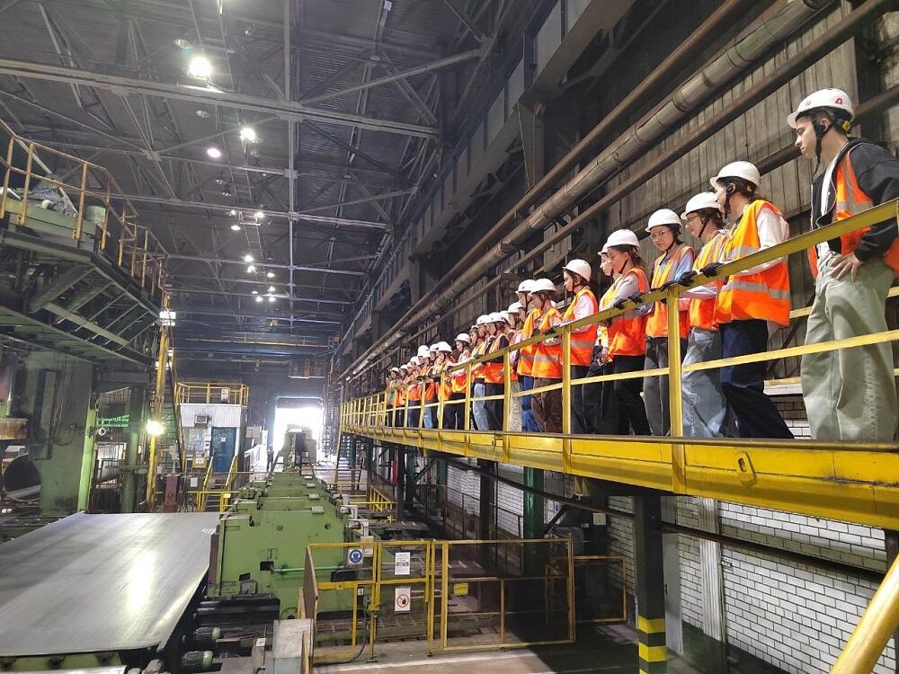 Студенты на практике